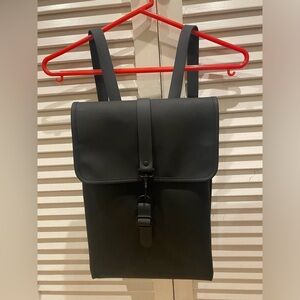 Rain Drip Drip Drip Rucksack- Black